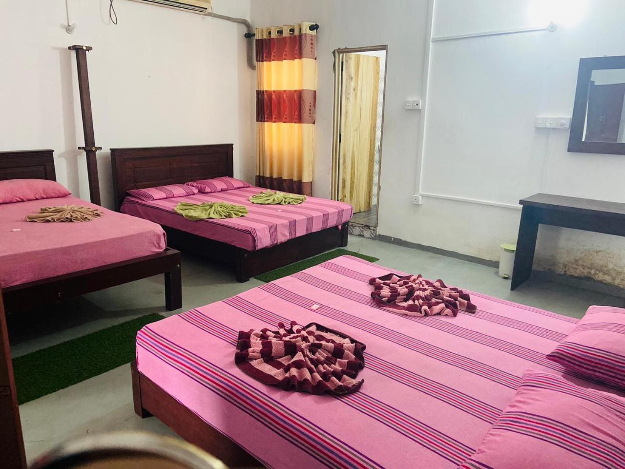 Relax On Plus Hotel كولمبو المظهر الخارجي الصورة